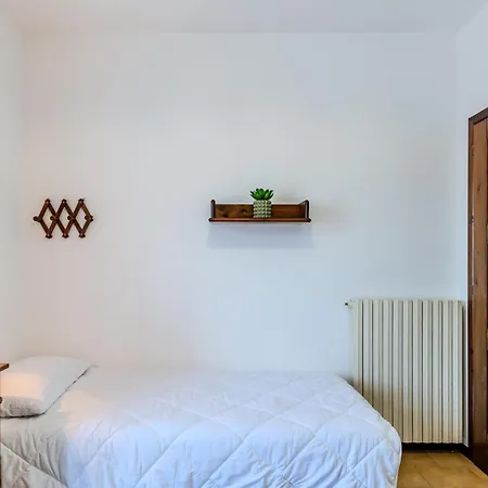 Lidia By Interhome Dorio